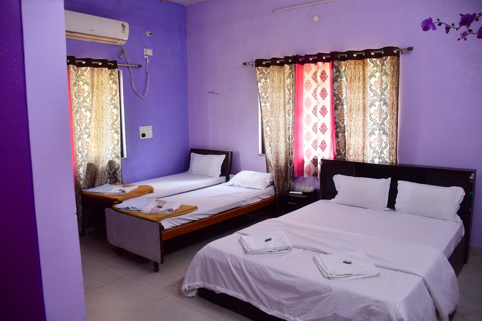 Spacious Family Room